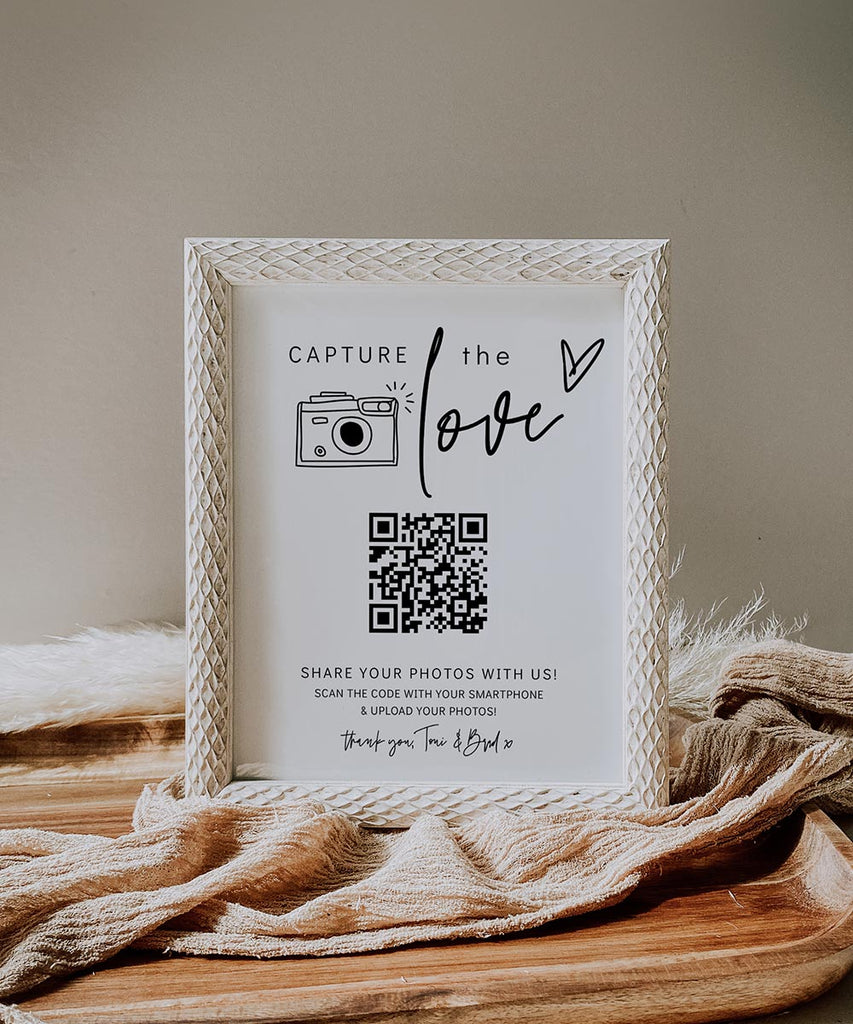 Capture the Love QR code sign