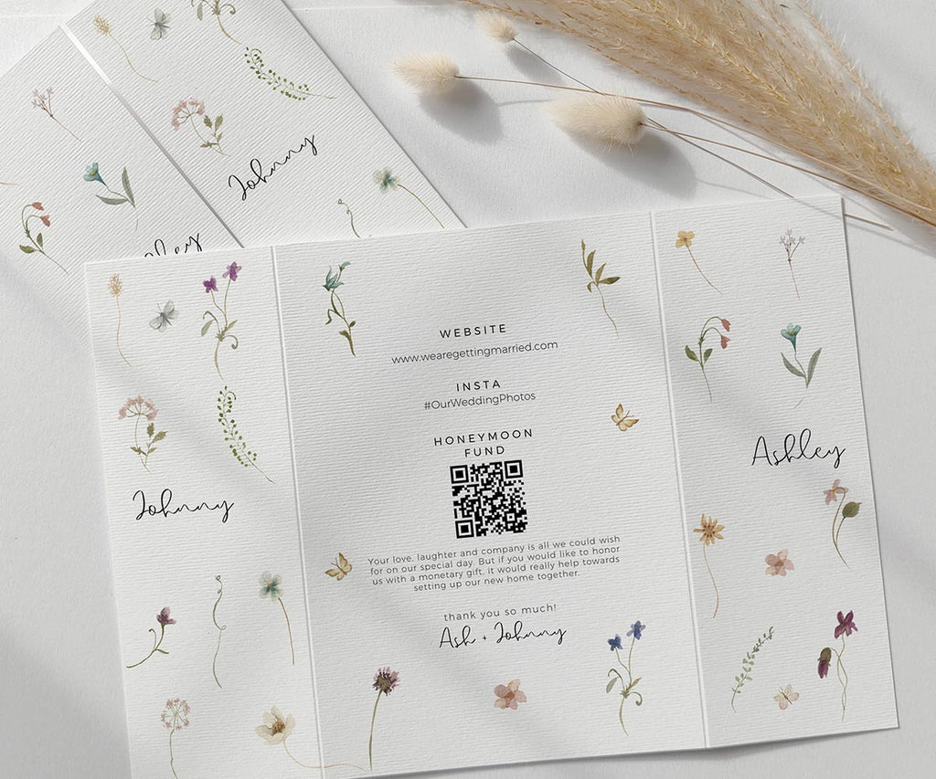 Pretty Wedding Invitations with flowers